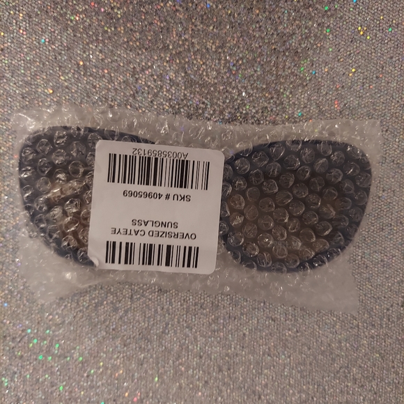 Torrid Oversized Cateye Sunglasses - Picture 5 of 7